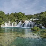 Apartman Amazing In Zaboric-brodarica With Wifi Žaborić