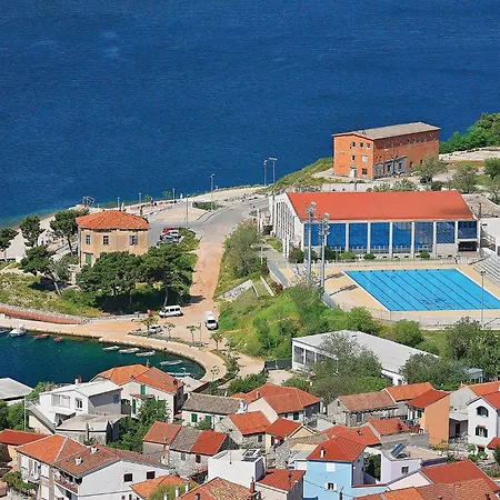 Amazing In Zaboric-brodarica With Wifi * Žaborić