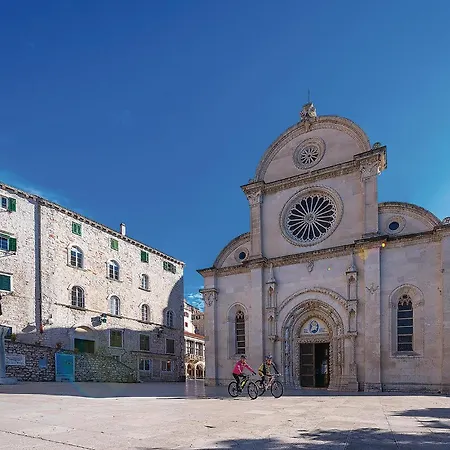 Amazing In Zaboric-brodarica With Wifi