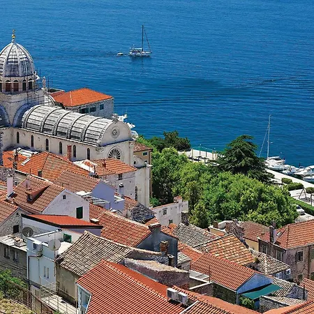 Amazing In Zaboric-brodarica With Wifi * Žaborić