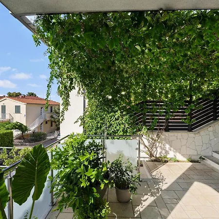 Amazing In Zaboric-brodarica With Wifi