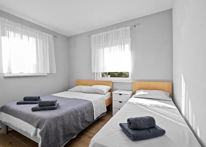 Amazing In Zaboric-brodarica With Wifi * Zaboric