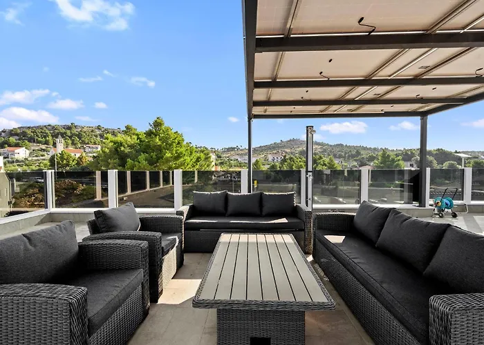 Amazing In Zaboric-brodarica With Wifi Apartment Zaboric