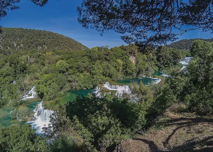 Apartman Amazing In Zaboric-brodarica With Wifi