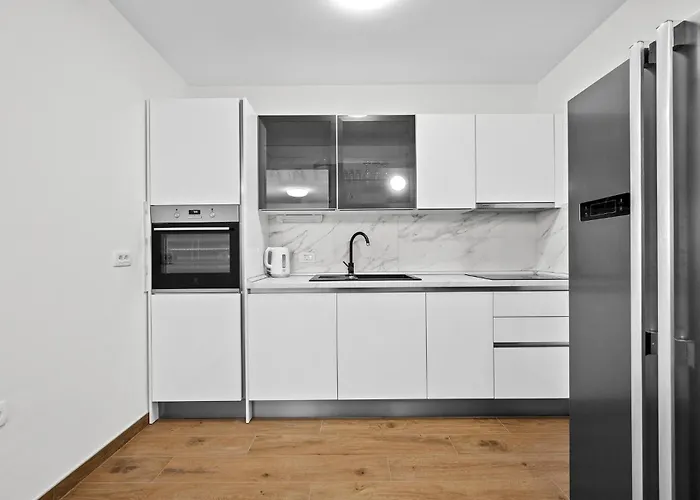 Amazing In Zaboric-brodarica With Wifi Zaboric