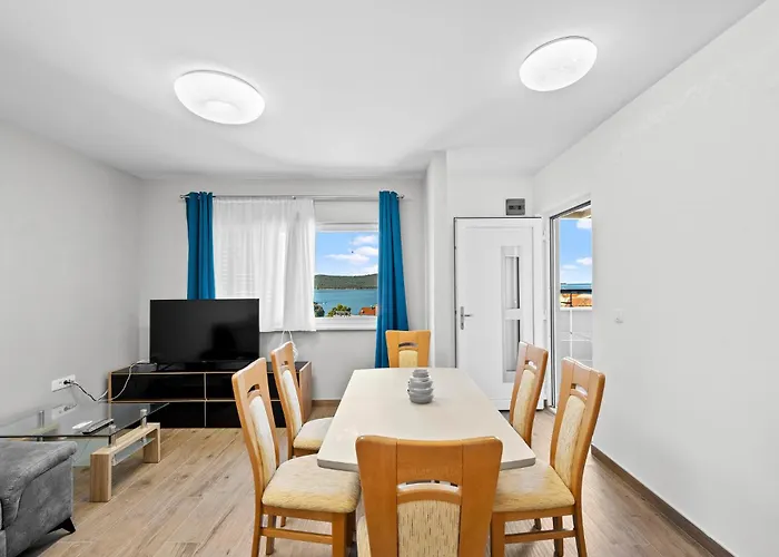 Amazing In Zaboric-brodarica With Wifi Apartment