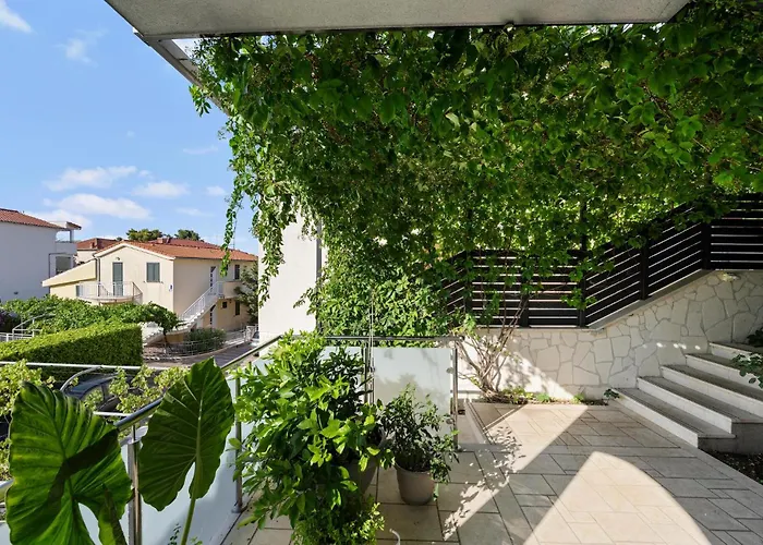 Amazing In Zaboric-brodarica With Wifi